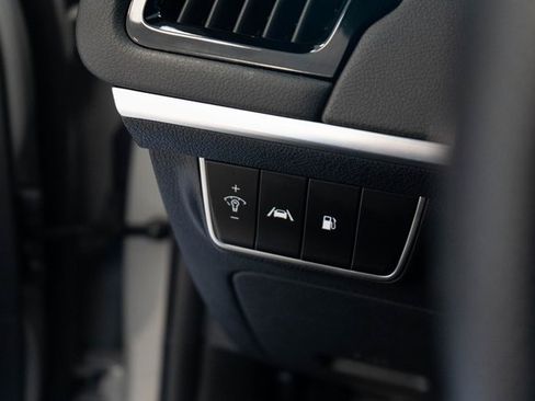 Used 2023 Kia Stinger GT-Line image 24