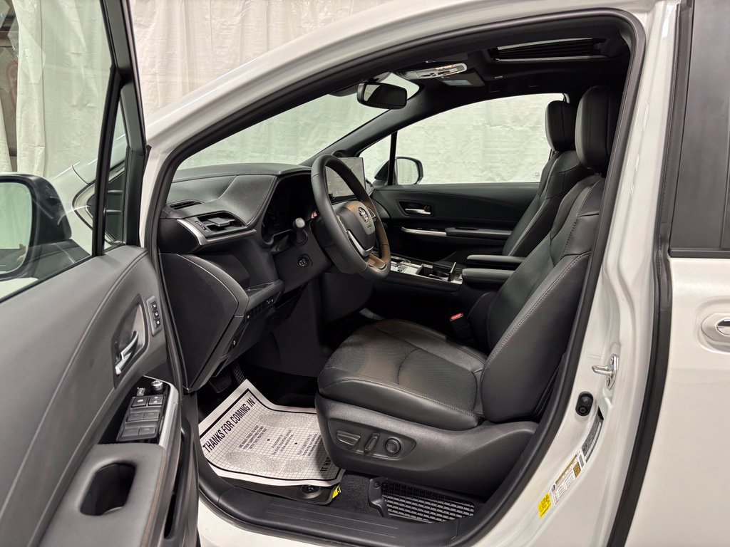 Used 2026 Toyota Sienna Limited FWD image 10