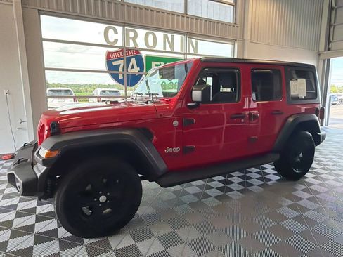 Used 2018 Jeep Wrangler Unlimited Sport S AWD/4WD image 3