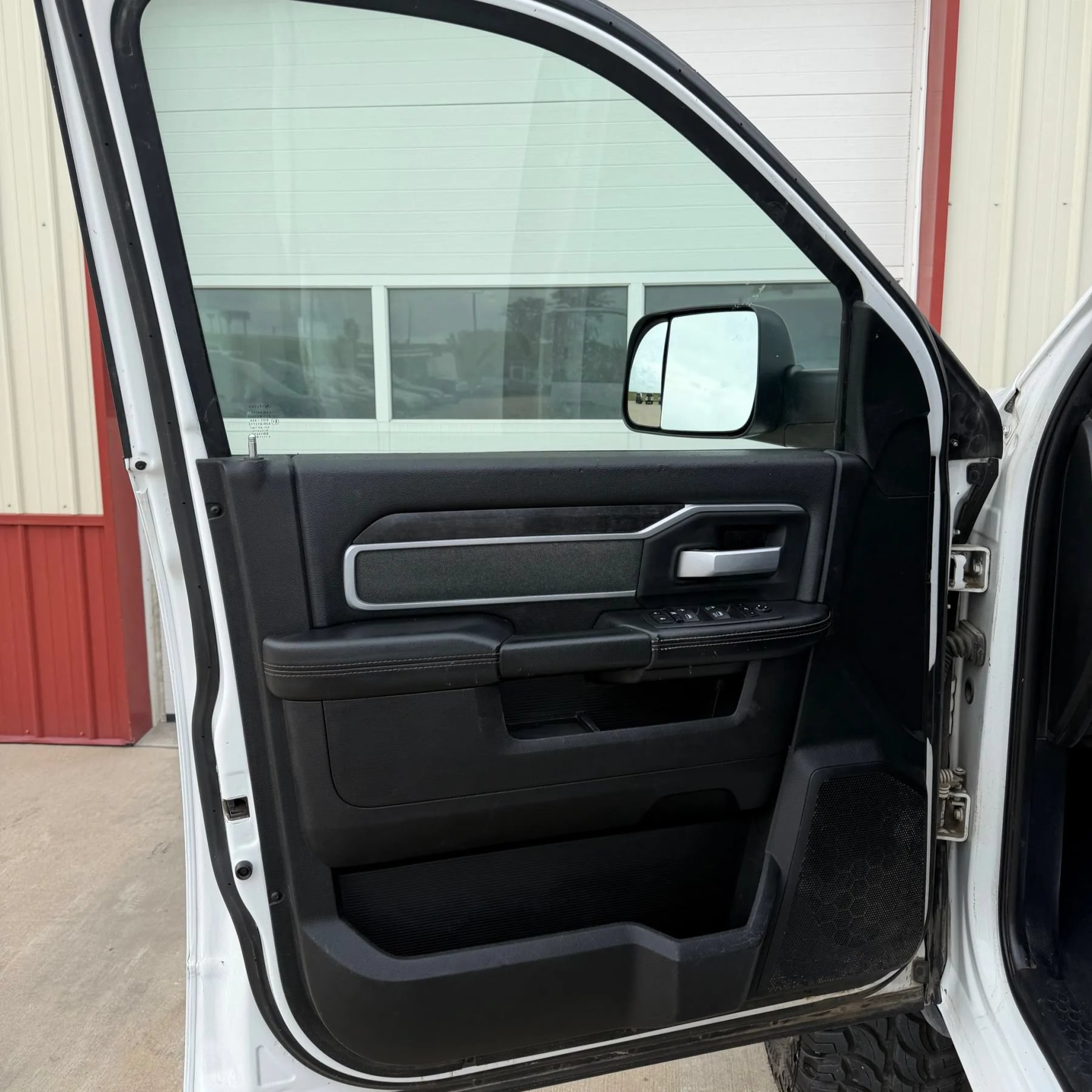 Used 2022 RAM 2500 Big Horn w/ Level B Equipment Group AWD/4WD image 3