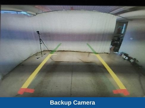 Used 2020 Chrysler Voyager L FWD image 13