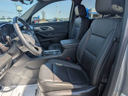 Used 2023 Chevrolet Traverse LT w/ LT Premium Package image 11