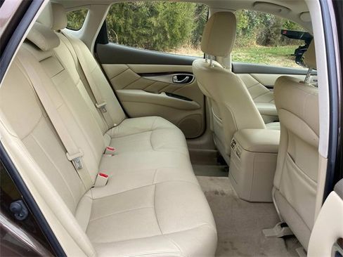 Used 2015 INFINITI Q70 3.7 image 34