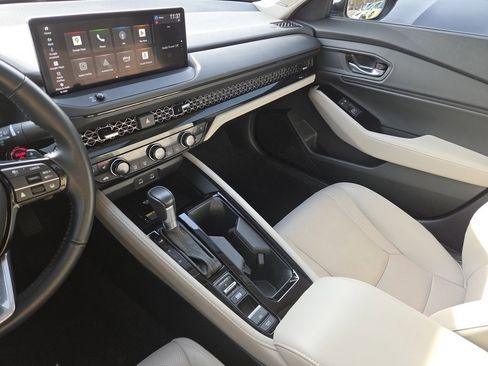 Used 2023 Honda Accord Touring image 41