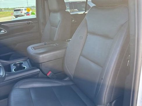 Used 2023 Chevrolet Tahoe Z71 w/ Luxury Package image 11