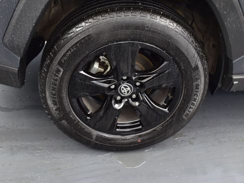 Used 2025 Toyota RAV4 XLE w/ Convenience Package image 8