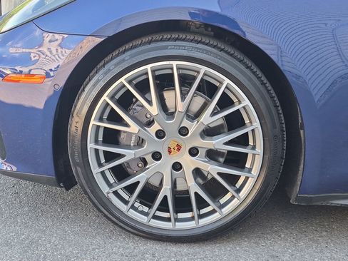 Used 2024 Porsche Panamera image 11