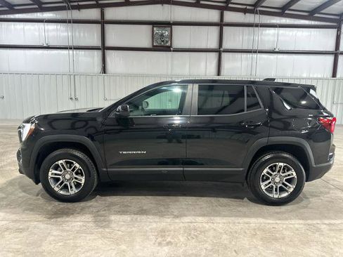 Used 2026 GMC Terrain Elevation FWD image 2