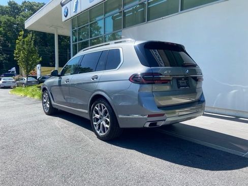 Used 2024 BMW X7 xDrive40i w/ Premium Package AWD/4WD image 9