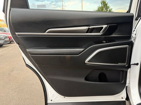 Used 2025 Kia Telluride S AWD/4WD image 20