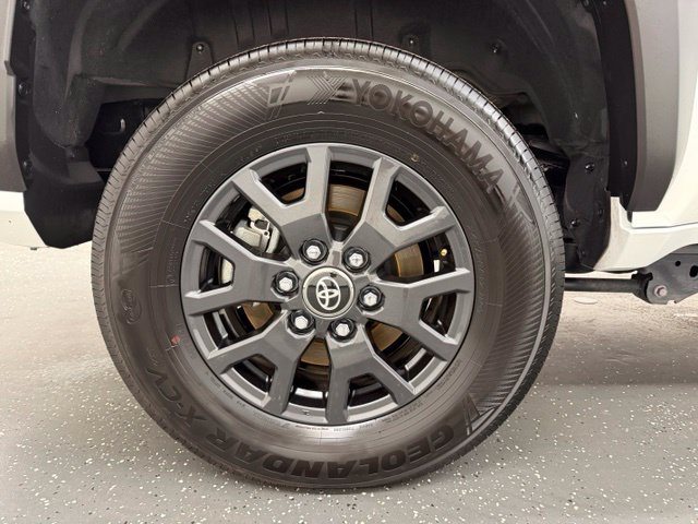 Certified 2026 Toyota 4Runner SR5 AWD/4WD image 21