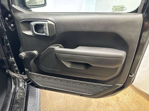 Used 2024 Jeep Wrangler Sport AWD/4WD image 24