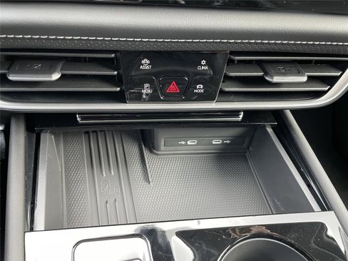 New 2026 Volkswagen Atlas SE image 32