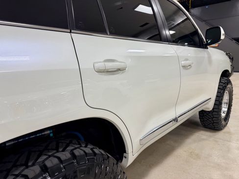 Used 2017 Toyota Land Cruiser image 10