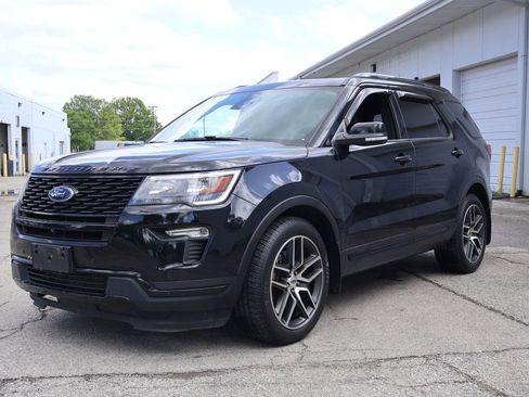 Used 2018 Ford Explorer Sport w/ Equipment Group 401A AWD/4WD image 3