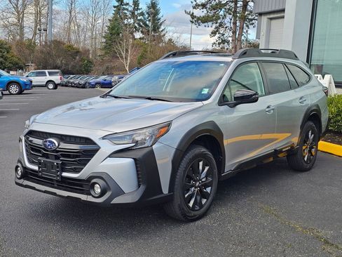 Used 2023 Subaru Outback Onyx Edition image 3