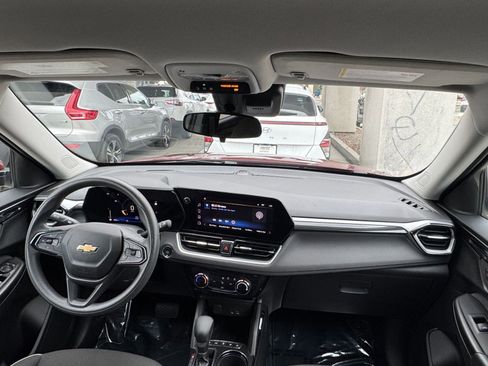 Used 2025 Chevrolet TrailBlazer LT image 31