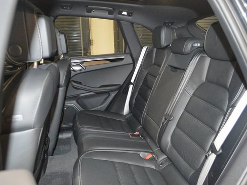 New 2026 Porsche Macan AWD/4WD image 35