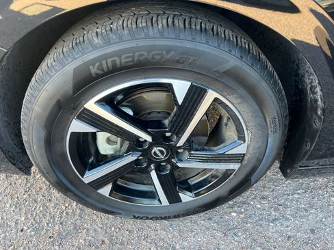 Used 2025 Nissan Sentra SV image 30