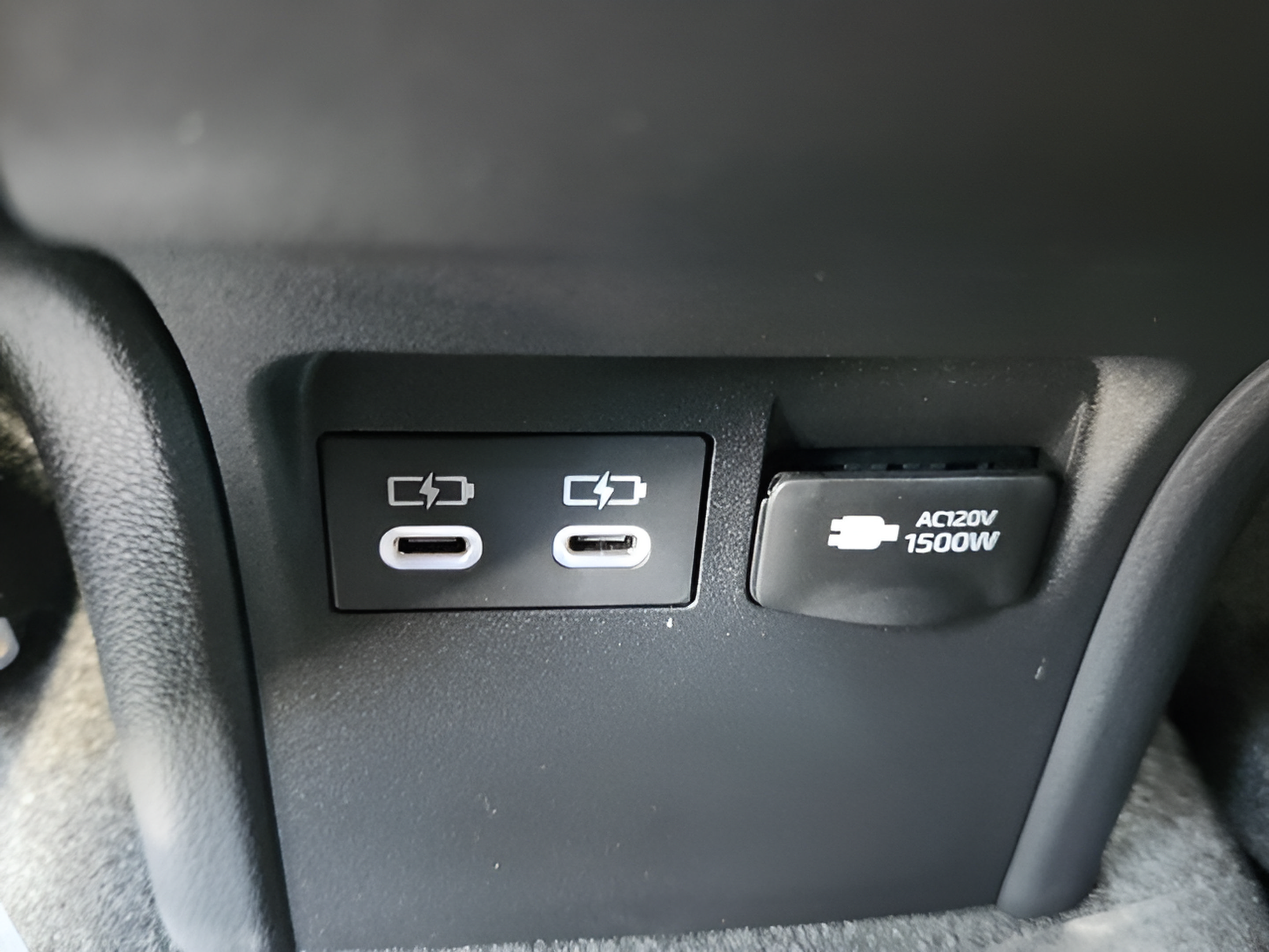 New 2026 Toyota Prius Plug-In Hybrid FWD image 12