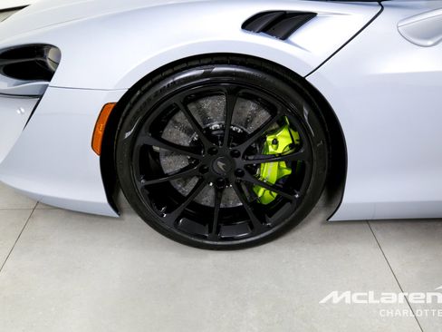 Used 2025 McLaren Artura Spider image 27