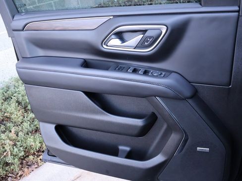 Used 2022 Chevrolet Tahoe LT w/ LT Signature Plus Package image 41