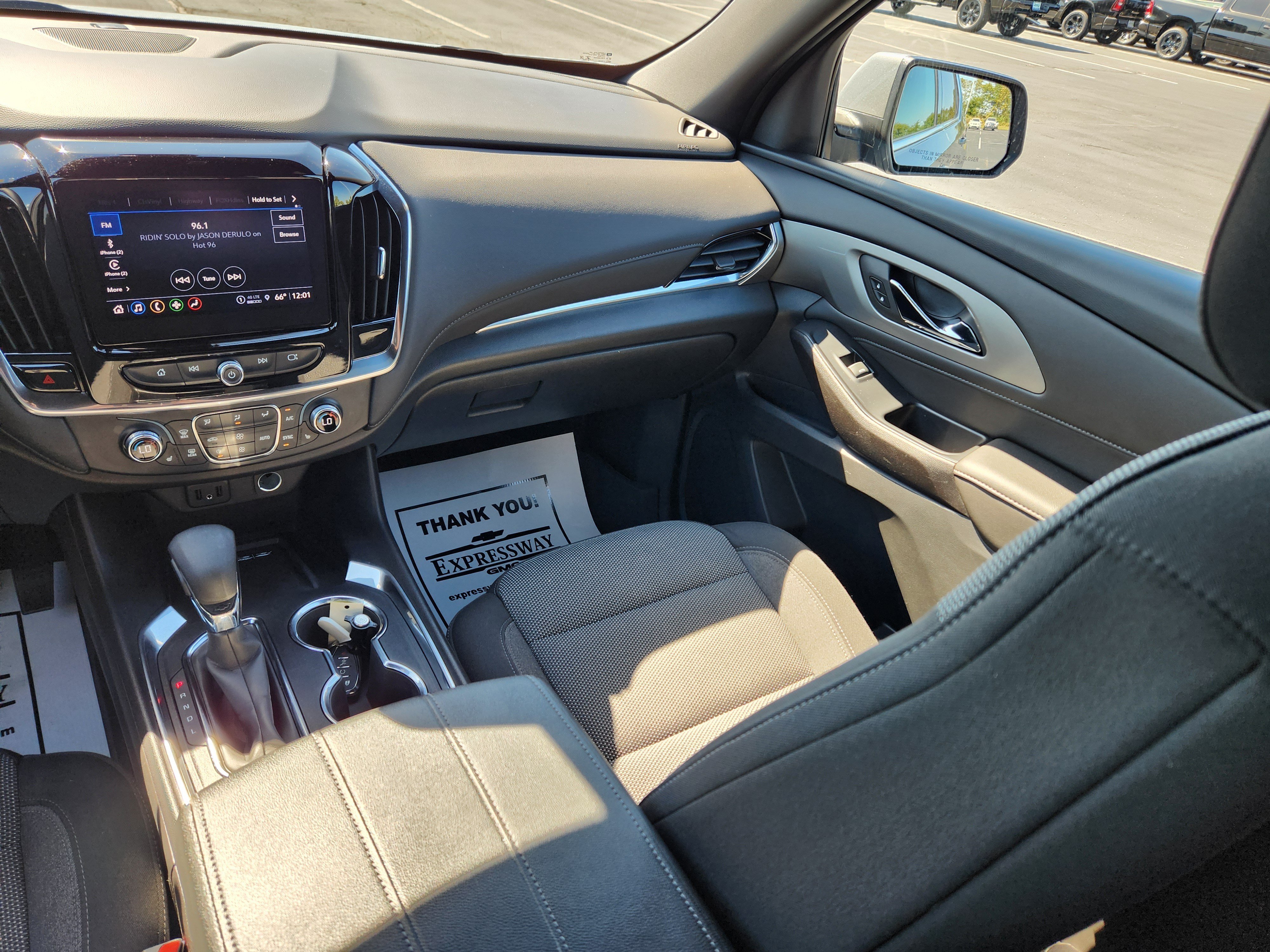 Used 2023 Chevrolet Traverse LT FWD image 17