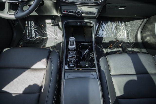 New 2026 Volvo XC40 B5 Ultra w/ Protection Package Premier AWD/4WD image 33