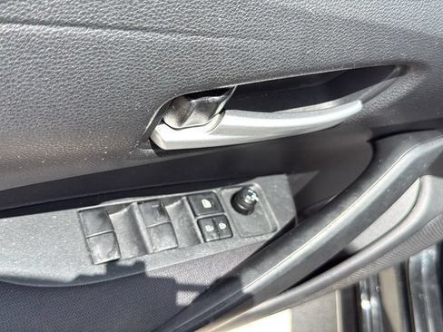 Used 2020 Toyota Corolla LE FWD image 20