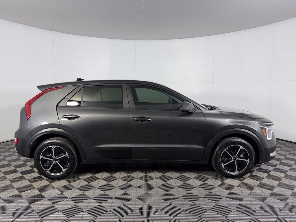 Used 2026 Kia Niro LX FWD image 9