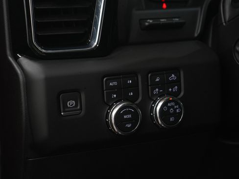 Used 2024 GMC Sierra 1500 Denali w/ Denali Reserve Package AWD/4WD image 29