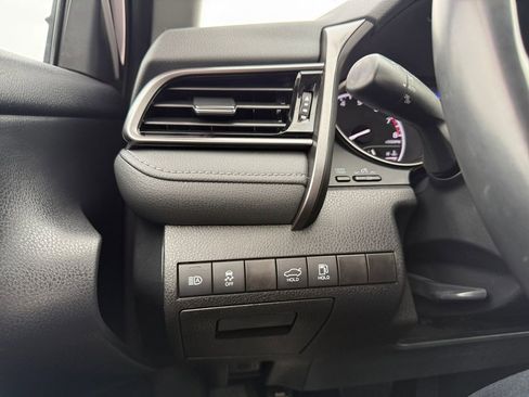 Used 2024 Toyota Camry SE image 22