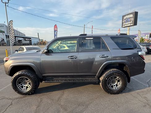 Used 2016 Toyota 4Runner SR5 Premium AWD/4WD image 5