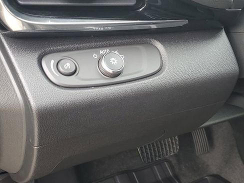 Certified 2025 Buick Envista Sport Touring FWD image 8