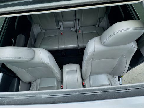 Used 2017 Toyota Highlander XLE w/ Carpet Mat Package image 14