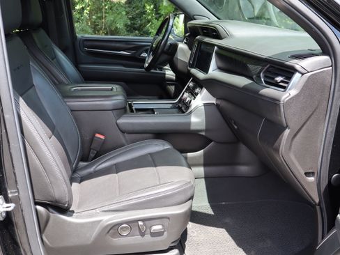 Used 2021 GMC Yukon XL Denali w/ Advanced Technology Package RWD image 38