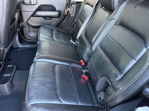 Used 2018 Jeep Wrangler Unlimited Sahara AWD/4WD image 23
