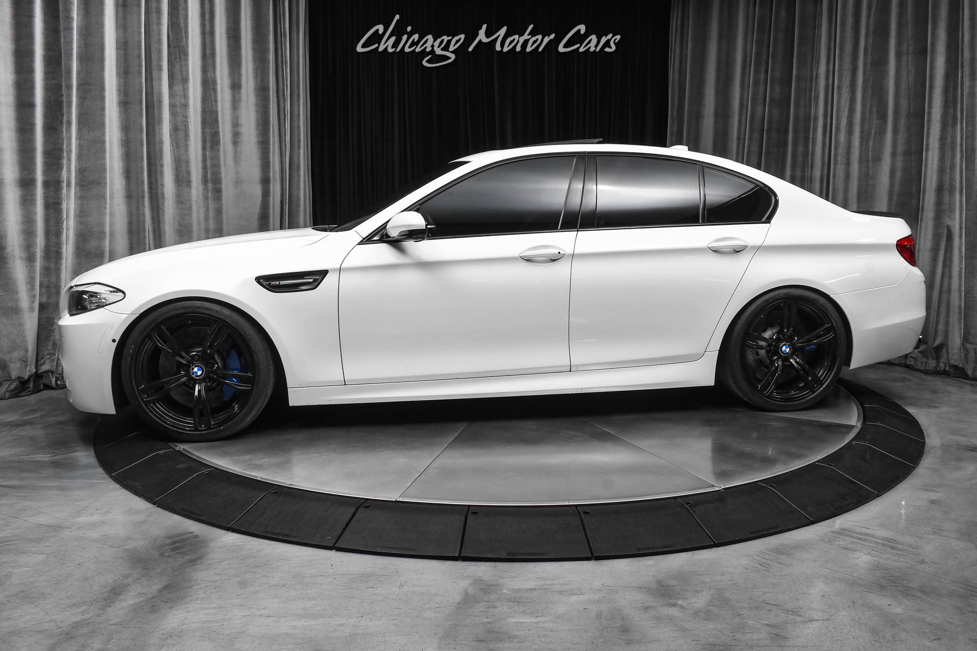Used 2013 BMW M5 RWD image 1