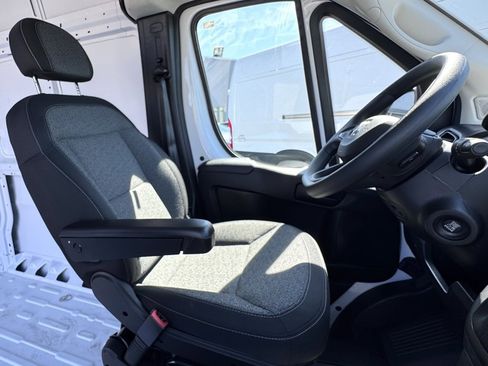 Used 2025 RAM ProMaster 2500 w/ Storage Group image 20