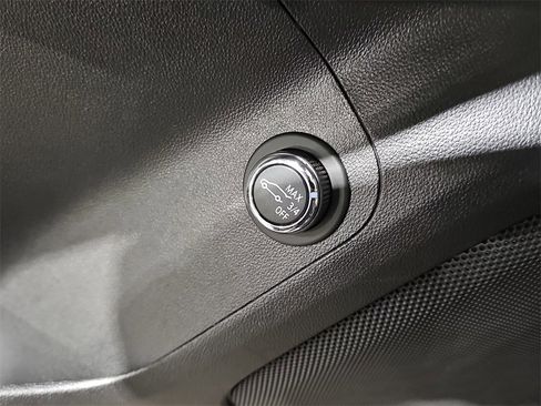 Used 2023 GMC Acadia Denali w/ Black Diamond Edition image 14