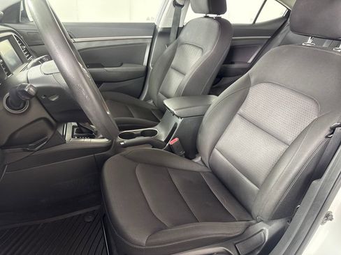 Used 2018 Hyundai Elantra SEL image 11