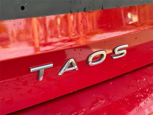Used 2022 Volkswagen Taos SE image 12