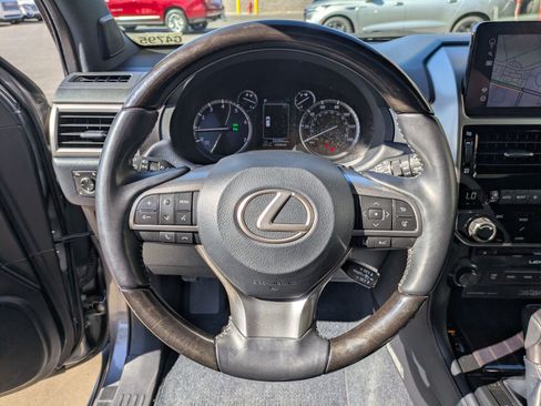 Used 2023 Lexus GX 460 Luxury w/ Sport Design Package AWD/4WD image 17