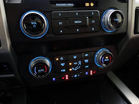 Used 2020 Ford F350 Platinum w/ FX4 Off-Road Package image 31