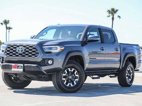 Certified 2023 Toyota Tacoma TRD Off-Road AWD/4WD image 1