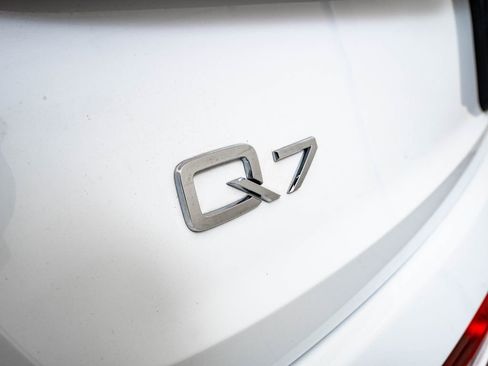 Used 2022 Audi Q7 3.0T Premium AWD/4WD image 16