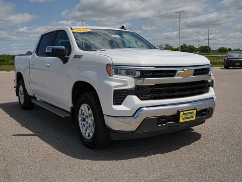 Used 2025 Chevrolet Silverado 1500 LT AWD/4WD image 4