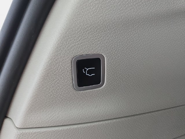Used 2024 Chrysler Pacifica Touring-L FWD image 35