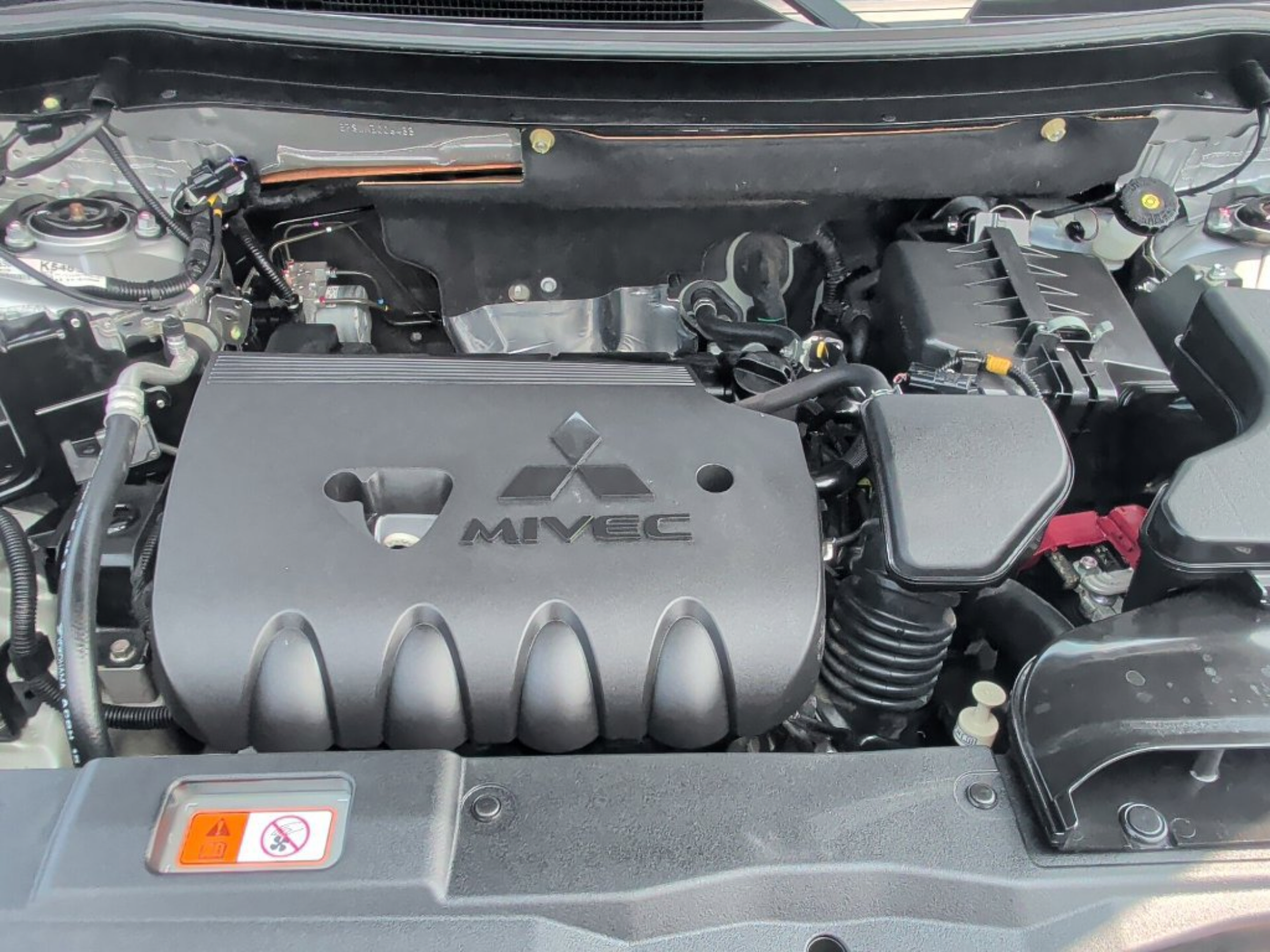 Used 2019 Mitsubishi Outlander ES AWD/4WD image 12
