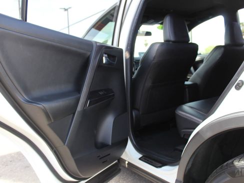 Used 2016 Toyota RAV4 SE FWD image 28